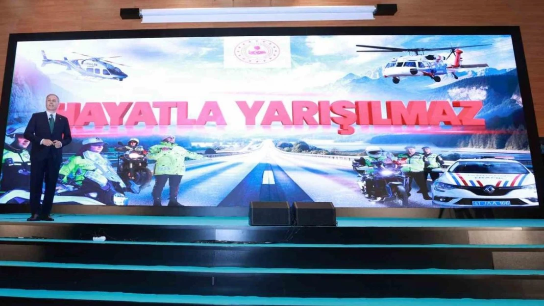 Bakan Yerlikaya açıkladı: Bayram tatilindeki trafik kazalarında 75 kişi hayatını kaybetti, 10 bin 810 kişi yaralandı