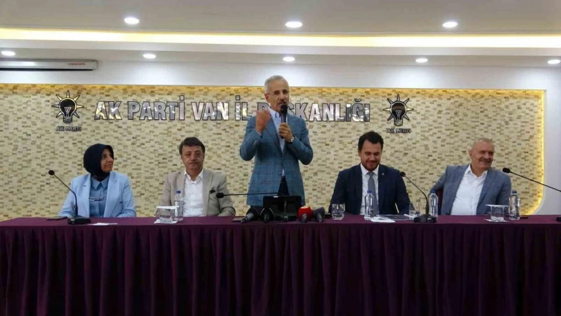 Bakanı Uraloğlu: 'Yerel seçimlerde Van'ın haritadaki rengini turuncu yapacağız'