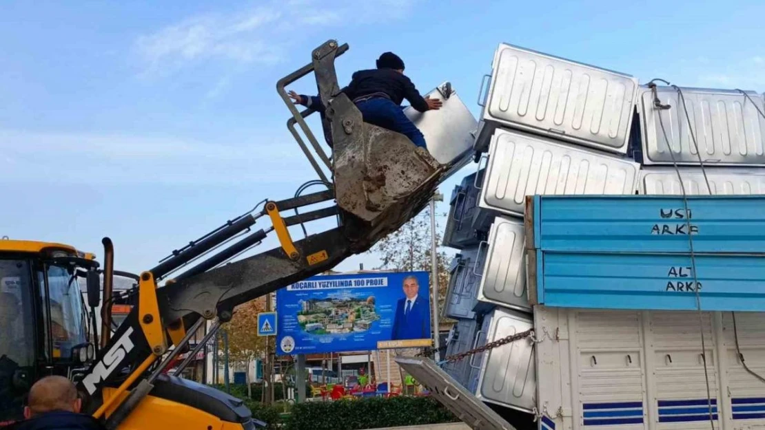 Bakanlıktan, Koçarlı Belediyesi'ne 140 çöp konteyneri hibe edildi