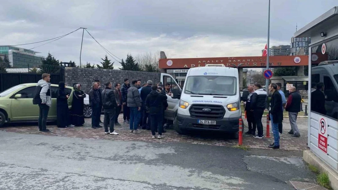 Bakırköy'deki feci kazada hayatını kaybedenlerin cenazesi Adli Tıp Kurumu'ndan alındı