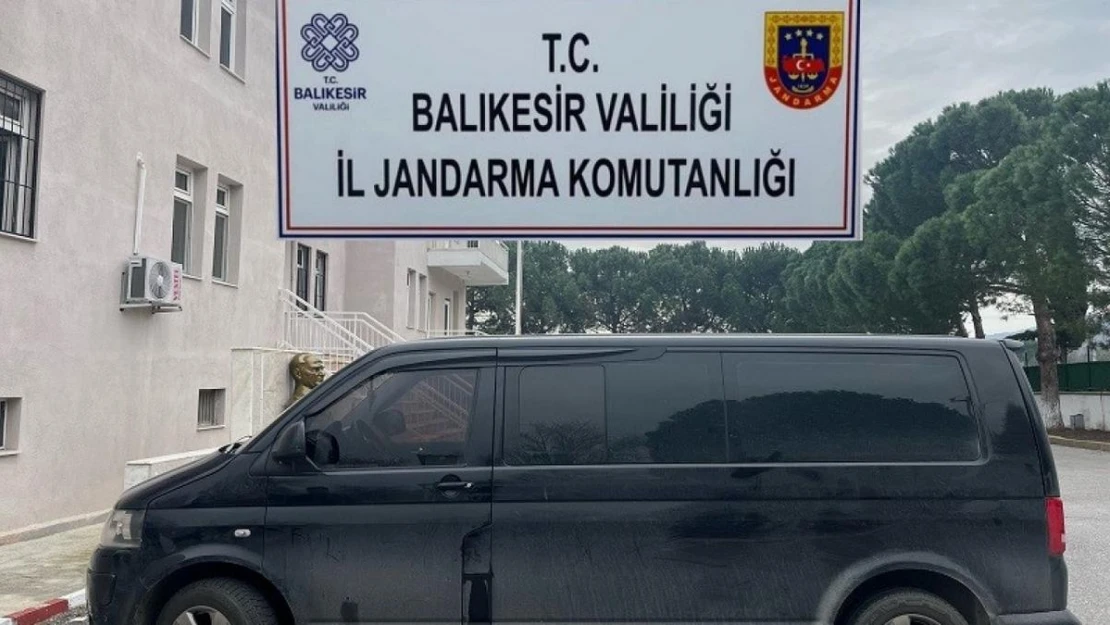 Balıkesir'de 14 düzensiz göçmen yakalandı