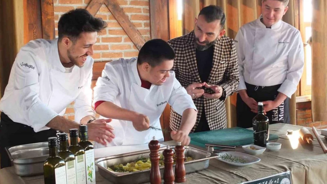 Balıkesir'de down sendromlu gençler mutfağa girdi ve yemek yaptı