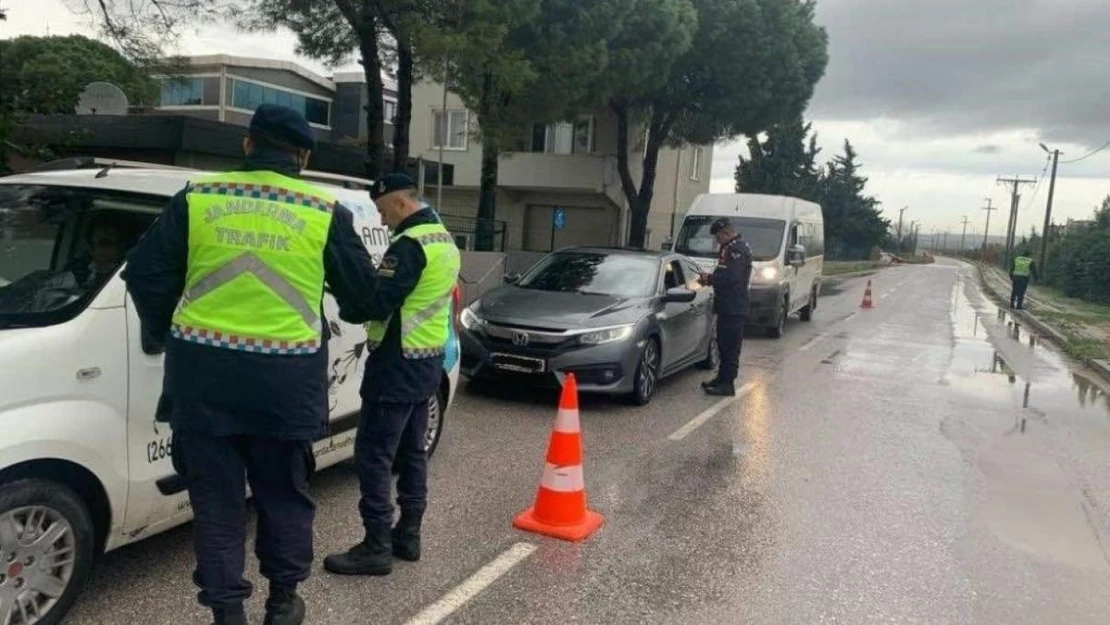 Balıkesir'de jandarma aranan 7 şahsı yakaladı