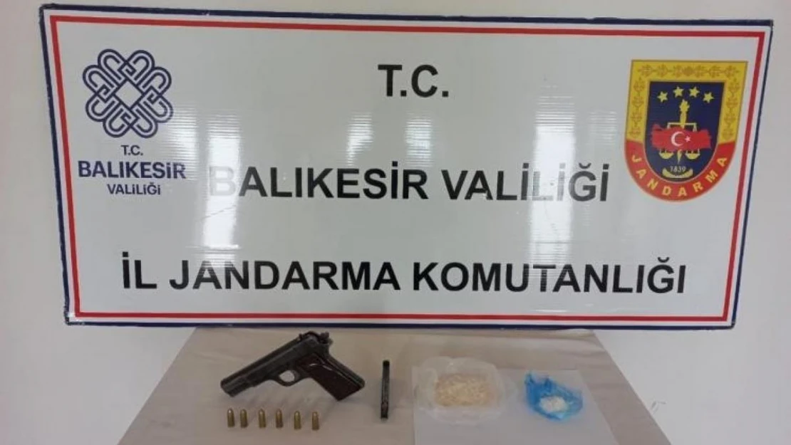 Balıkesir'de uyuşturucu operasyonu: 4 gözaltı