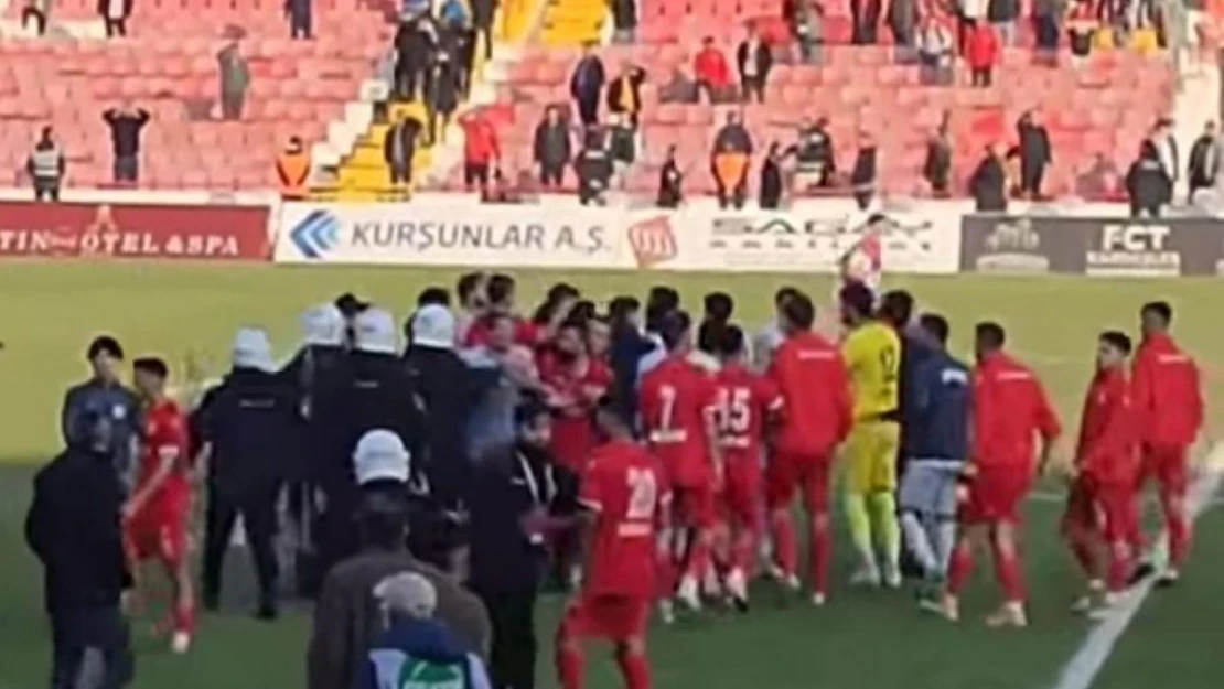 Balıkesirspor futbolcusu ve yöneticisi PFDK'ya sevk edildi