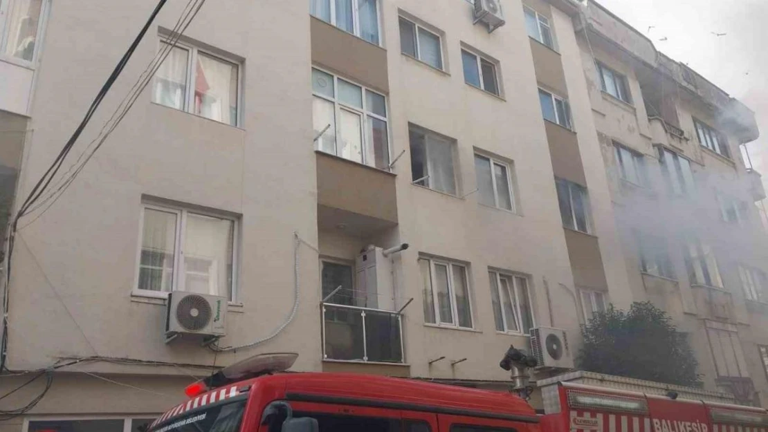 Bandırma'da apartman dairesinde yangın