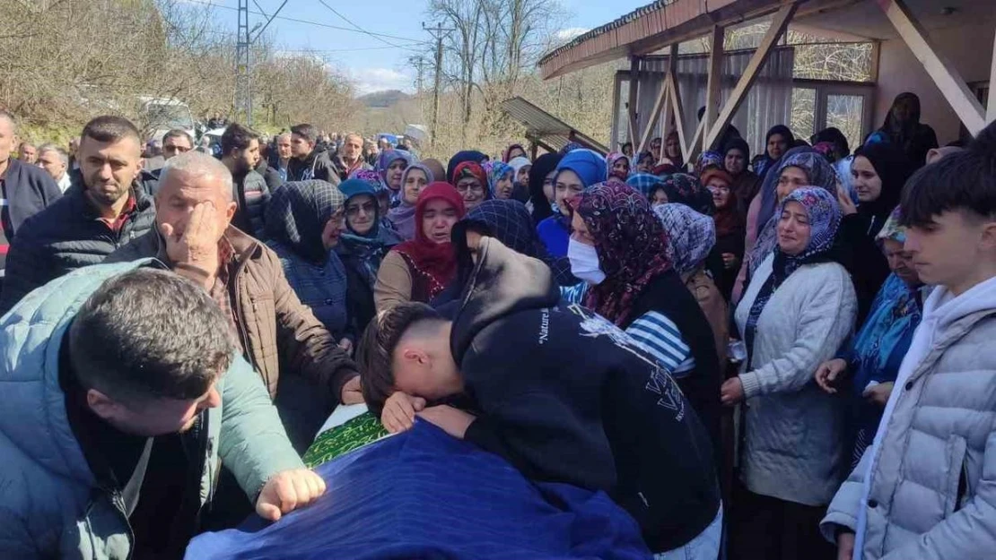 Bartın'daki feci kazada ölen sürücü son yolculuğuna uğurlandı