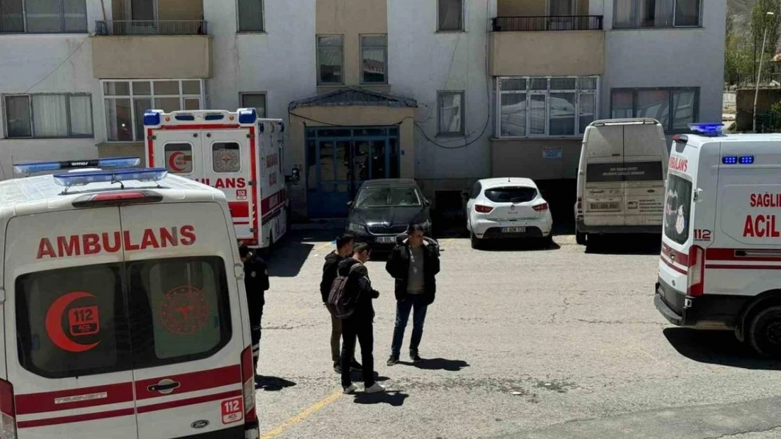 Başkale'de askeri araç kaza yaptı: 11 yaralı