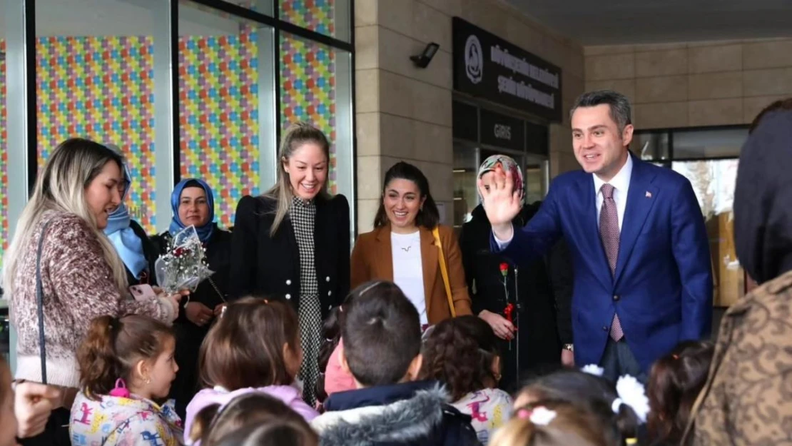 Başkan Adayı Başer sahada ve ulaşılabilir başkan olacağının sözünü verdi