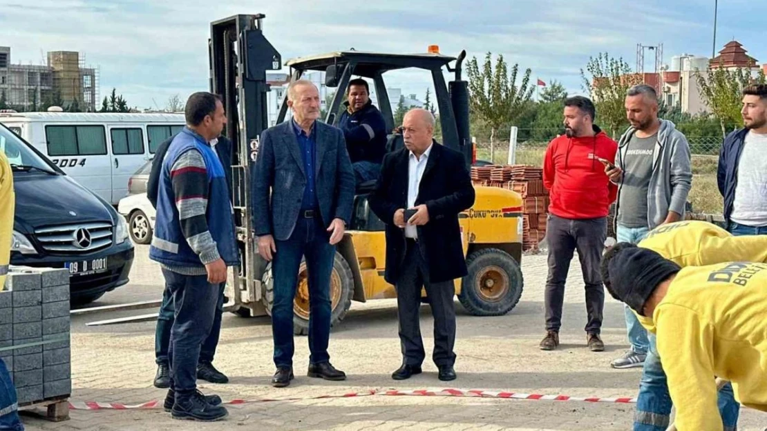 Başkan Atabay, Cumhuriyet Mahallesi'ndeki çalışmaları denetledi