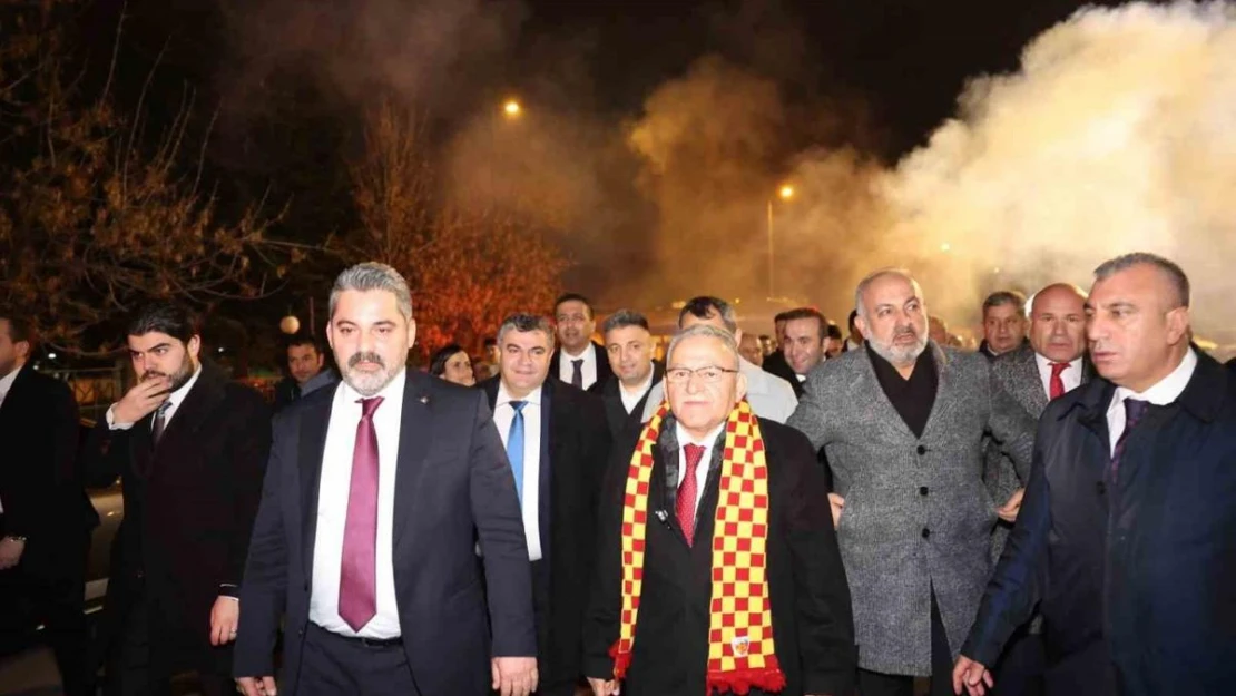 Başkan Büyükkılıç, Ankara dönüşü coşkuyla karşılandı