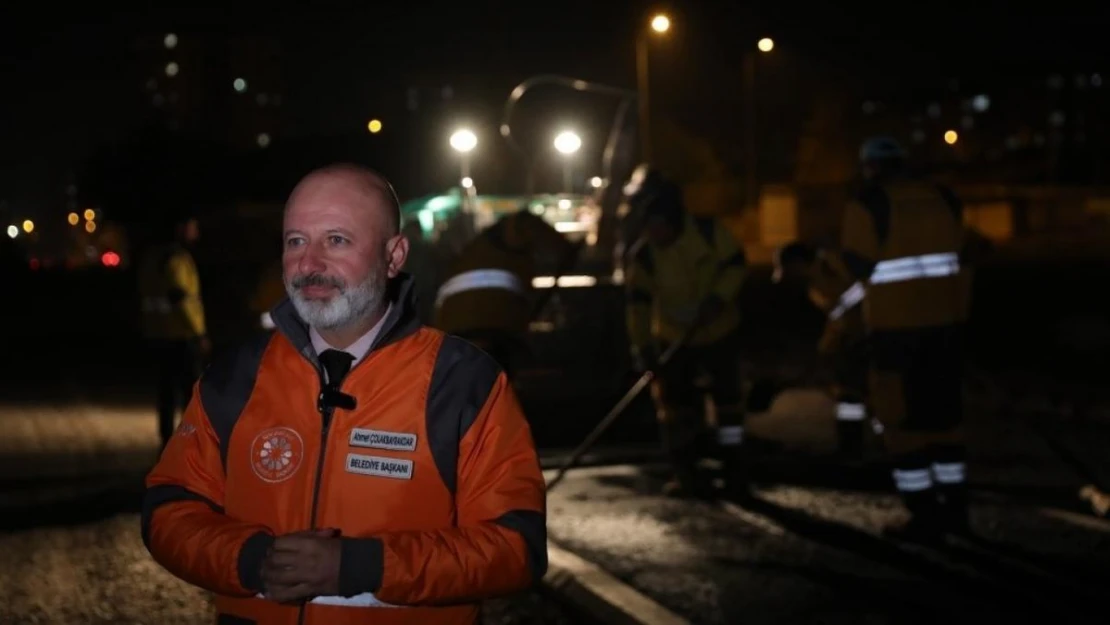 Başkan Çolakbayrakdar, 'Geceyi gündüze katıp, asfalt çalışmalarını tamamladık'