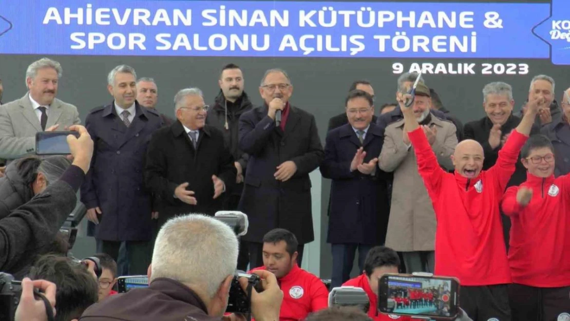 Başkan Çolakbayrakdar, 'İnsanların mutlu yaşayabileceği bir Kocasinan inşa ediyoruz'