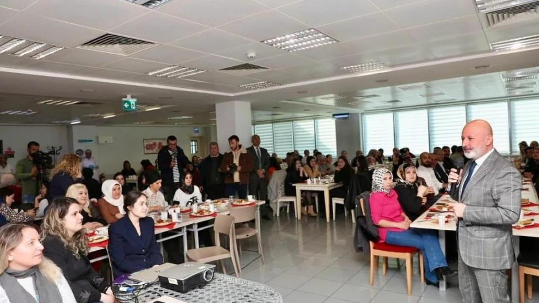 Başkan Çolakbayrakdar, 'Kadınlar bir gün değil, her gün kıymetlidir'