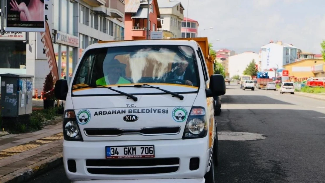 Başkan Demir çöp taksi aracını kulandı