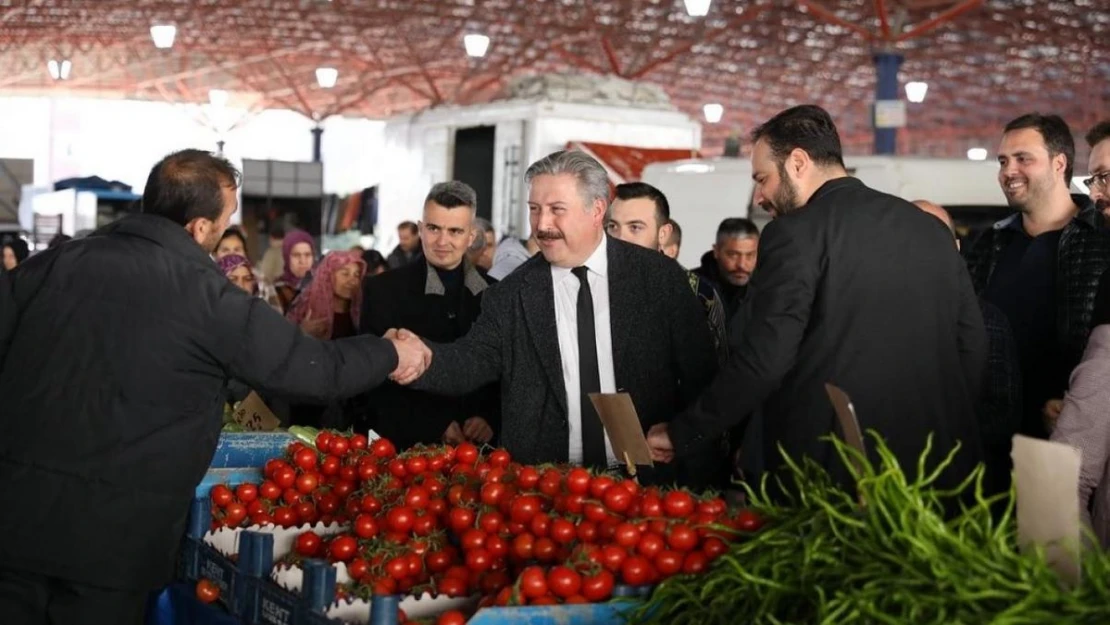 Başkan Palancıoğlu, Yıldırım Beyazıt Pazar Yerinde sevgiyle karşılandı