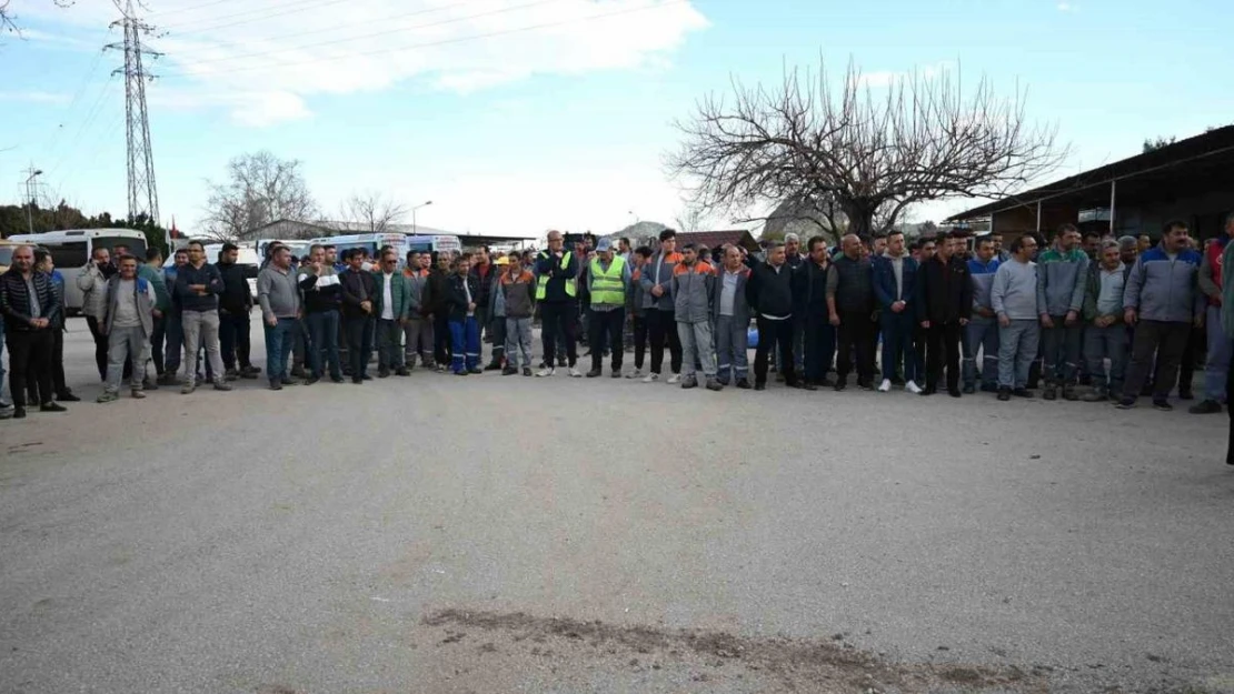 Başkan Topaloğlu'ndan personele alışveriş kartı