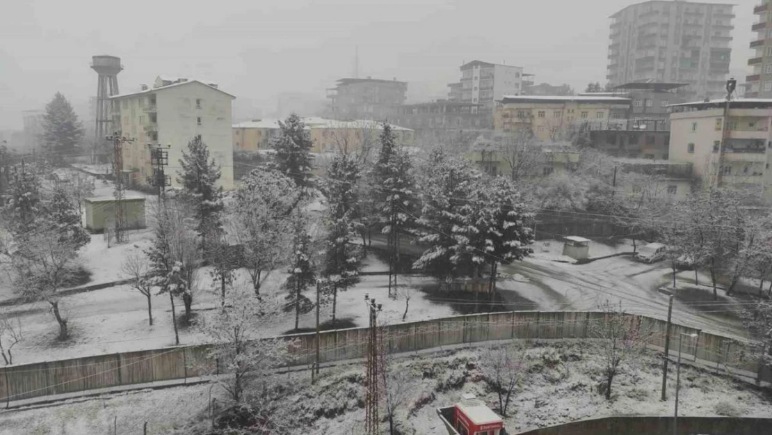 Batman'da 160 yerleşim yerinin yolu ulaşıma açıldı