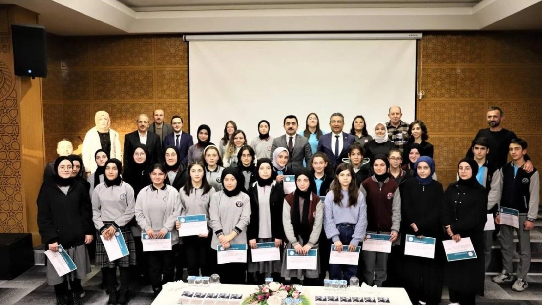 Bayburt Anadolu Mektebi öğrencileri Tarık Buğra'yı anlattı