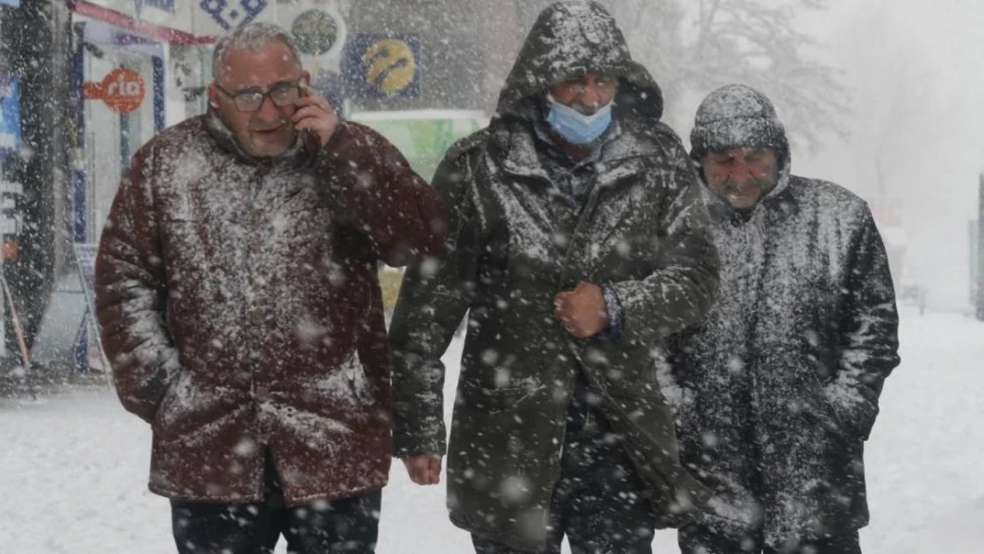 Bayburt'ta kuvvetli kar yağışı bekleniyor