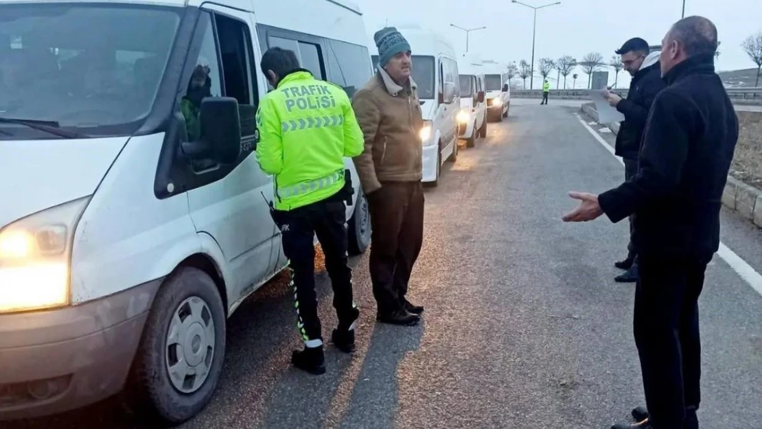 Bayburt'ta okul servis araçları denetleniyor