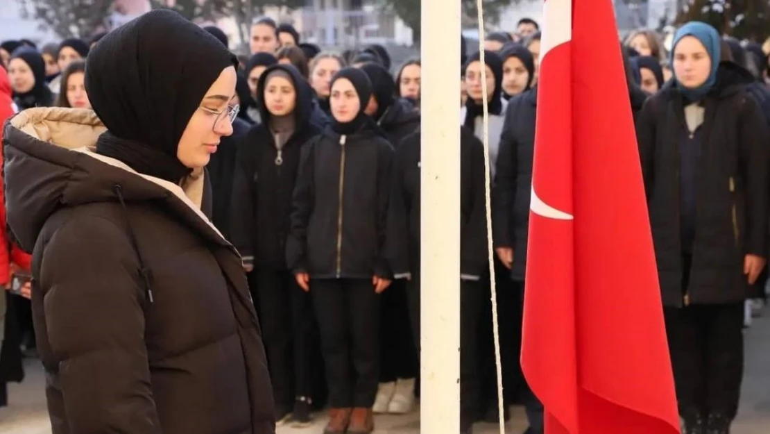 Bayburt'ta şehitler için saygı duruşunda bulunuldu