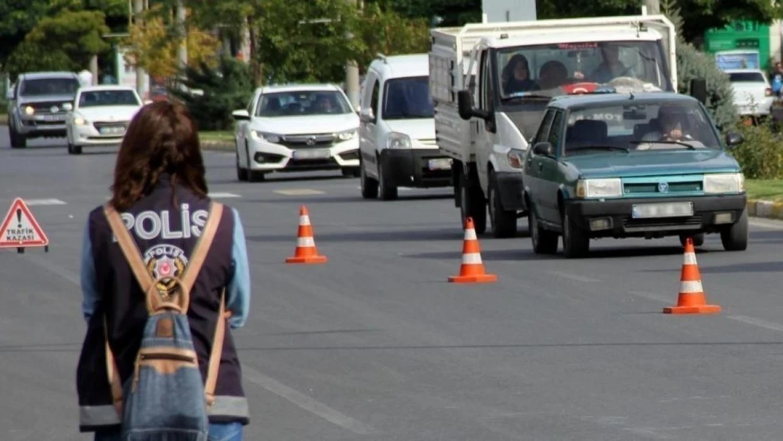 Bayburt'ta trafiğe kayıtlı araç sayısı 17 bin 127 oldu