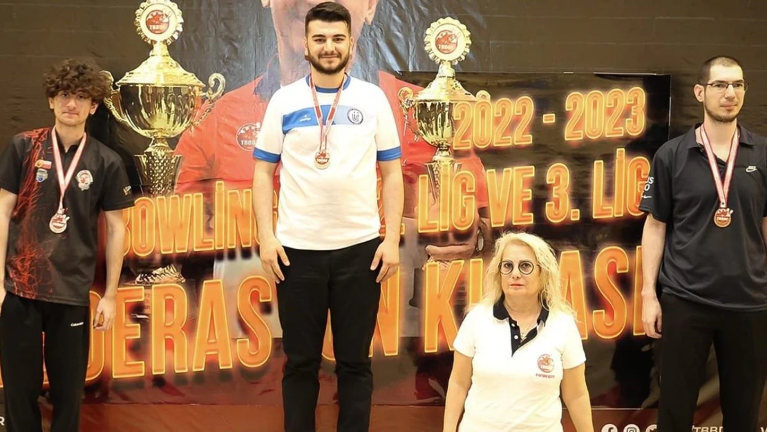 Bayburt Üniversitesi bowling başarılarına Federasyon Kupasını da ekledi