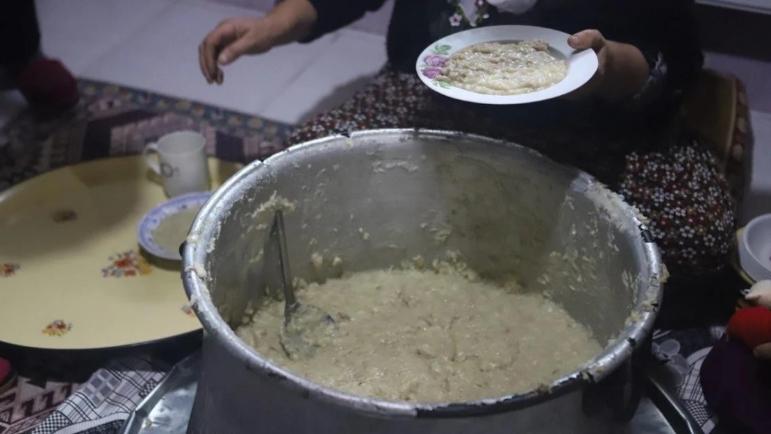 Bayram sabahlarının vazgeçilmez lezzeti 'halise' sofraları süsledi