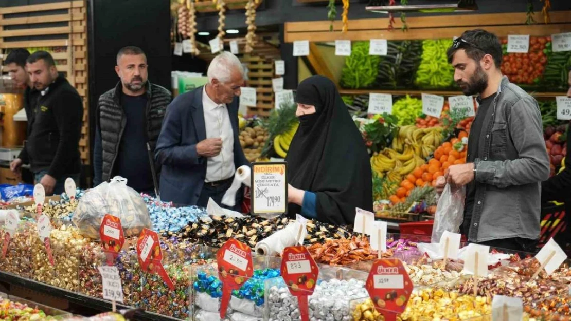 Bayram şekerleri ve çikolatalar tezgahları renklendirdi