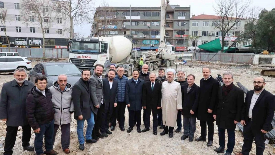 Bayrampaşa'nın simge yapısı Hoca Hayri Efendi Merkez Camii yenileniyor