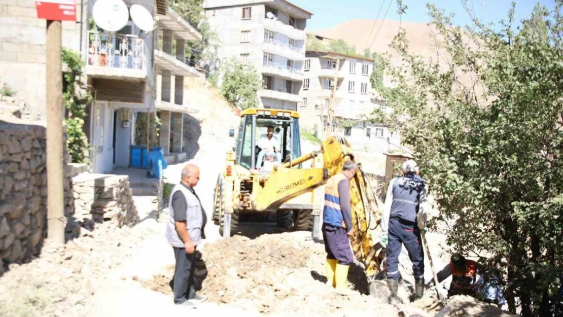 Belediye ekipleri arızaları gidermeye devam ediyor