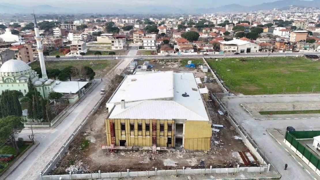 Bergama'nın yeni Gençlik Merkezi yapımında sona gelindi