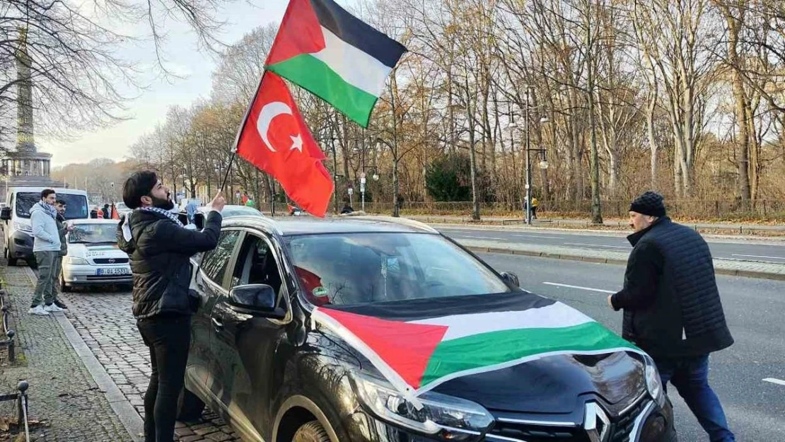 Berlin'de Filistin'e destek konvoyu