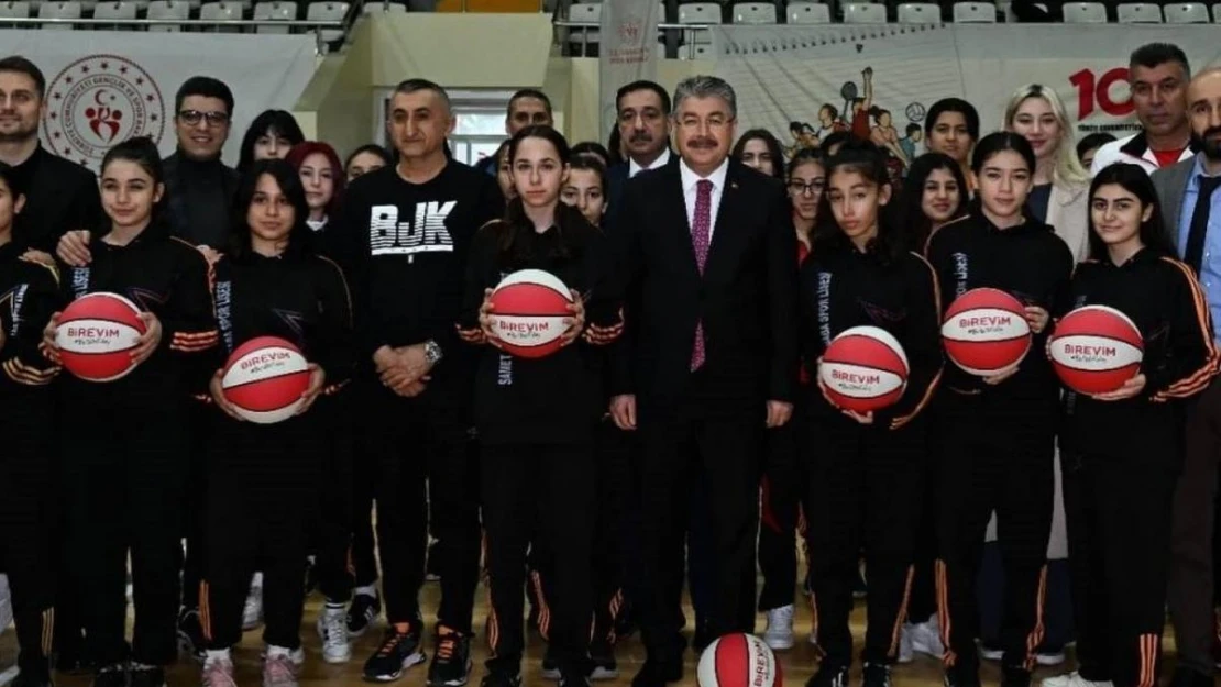 Beşiktaş Kadın Basketbol Takımı, depremzede öğrencilerle bir araya geldi