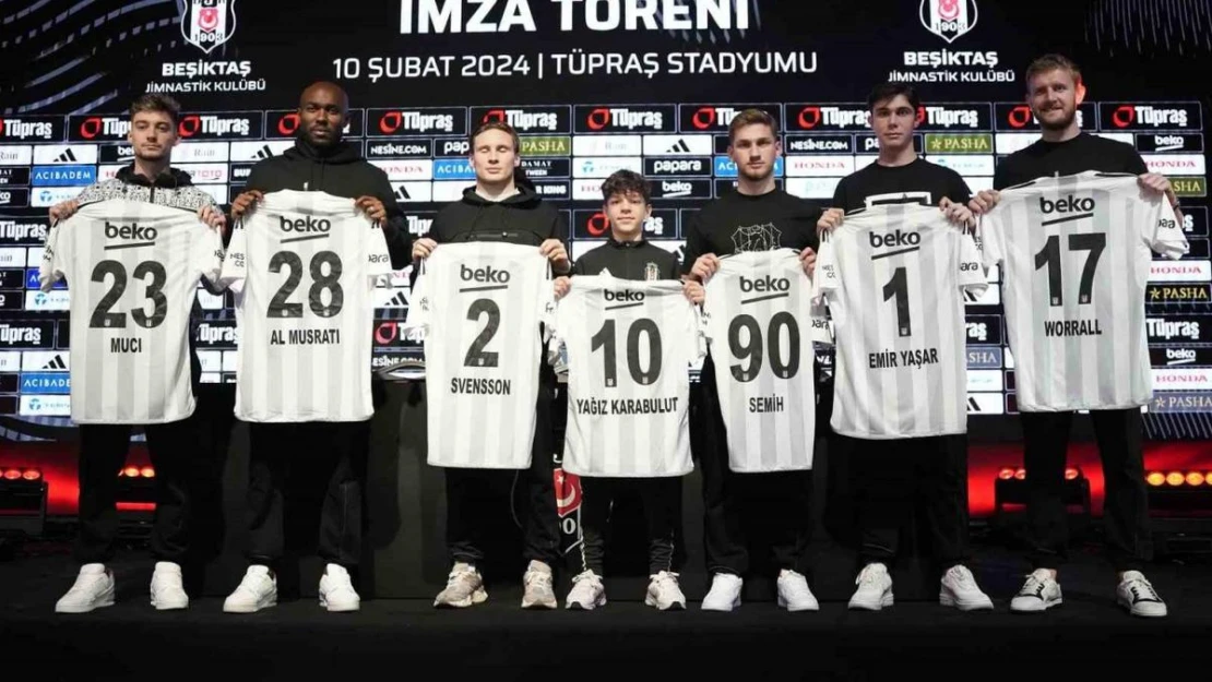 Beşiktaş yeni transferlerini tanıttı