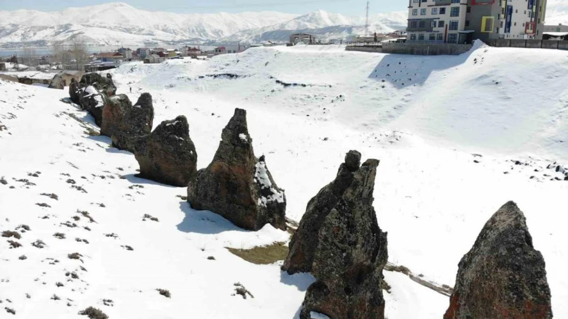 Beyaza bürünen 'Nemrut'un Develeri' görsel şölen oluşturdu