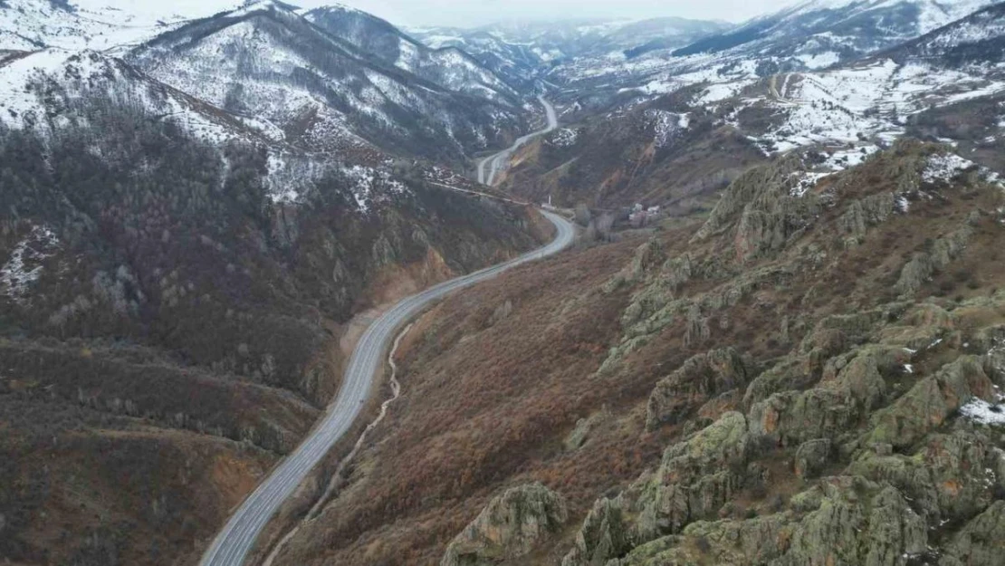 Beyaza bürünen Geminbeli Geçiti görsel şölen oluşturdu