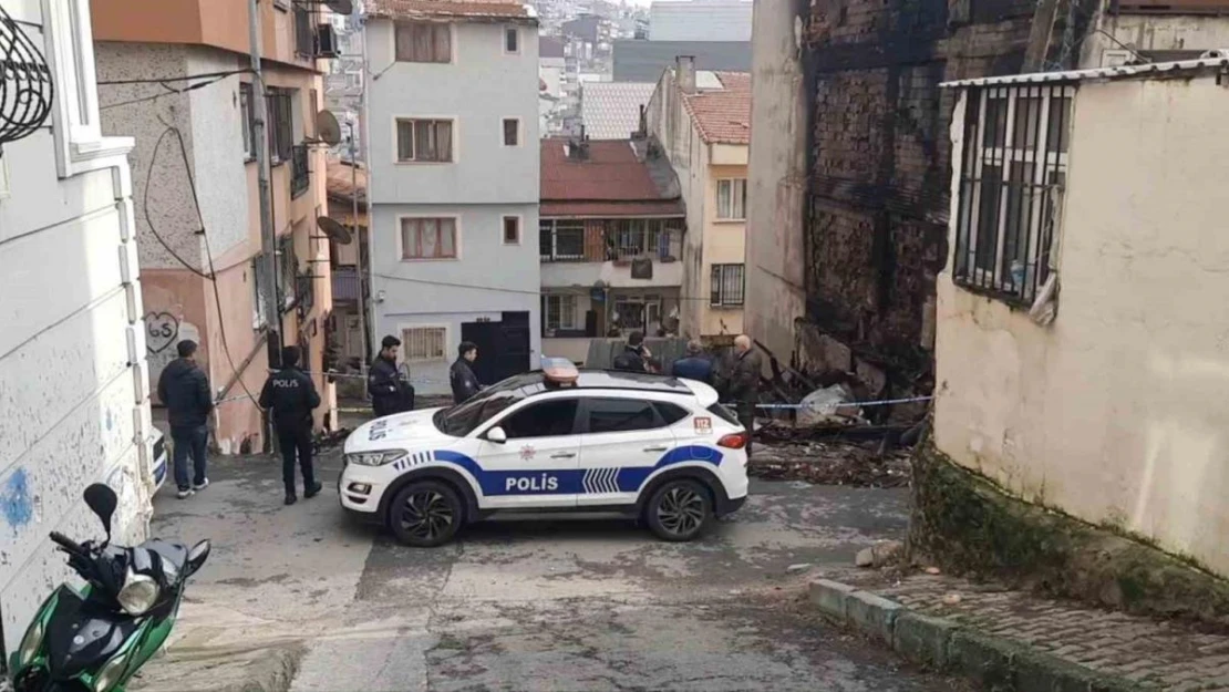 Beyoğlu'nda bir kişinin öldüğü yangında olay yerindeki çalışmalar tamamlandı