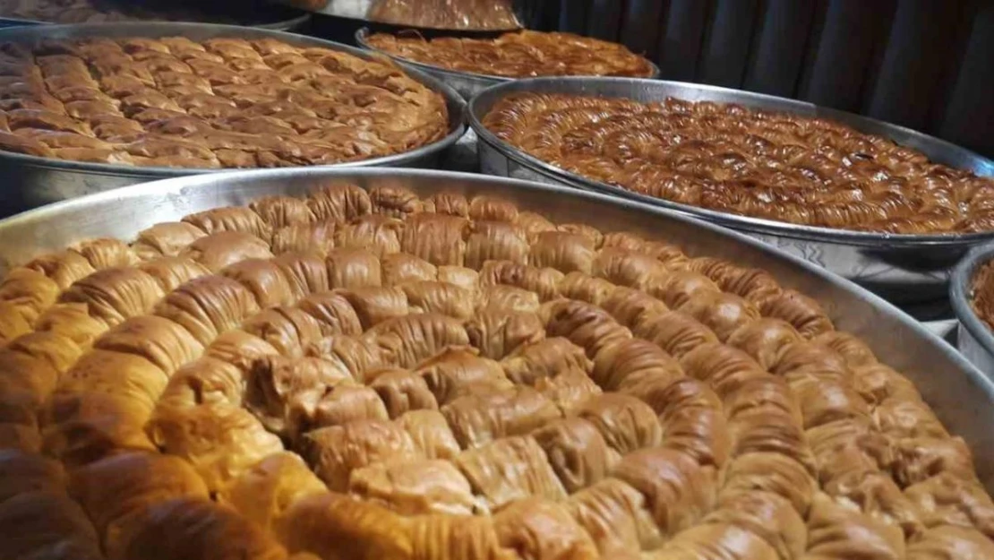 Beypazarı'nın eşsiz lezzetleri 80 katlı baklava ve kurusuna yoğun ilgi