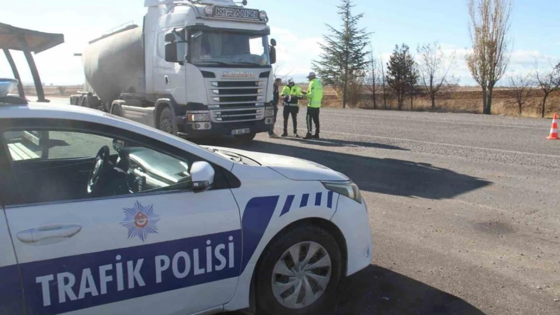 Beyşehir'de zorunlu kış lastiği denetimleri