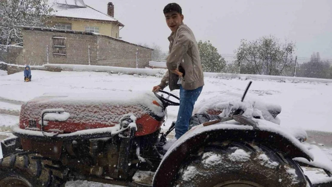 Bilecik'te köyler beyaza büründü