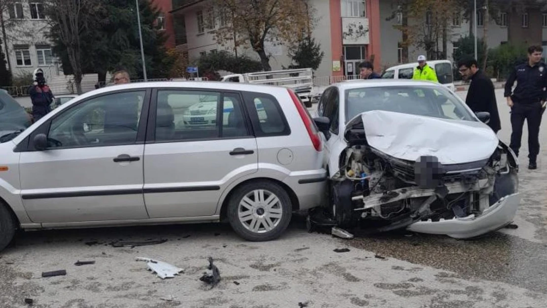 Bilecik'te trafik kazası: 3 yaralı