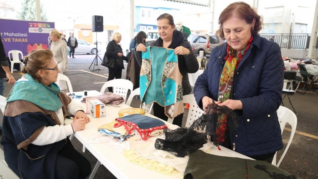 Bilinçsiz tüketime karşı ikinci el eşyaları takas ettiler