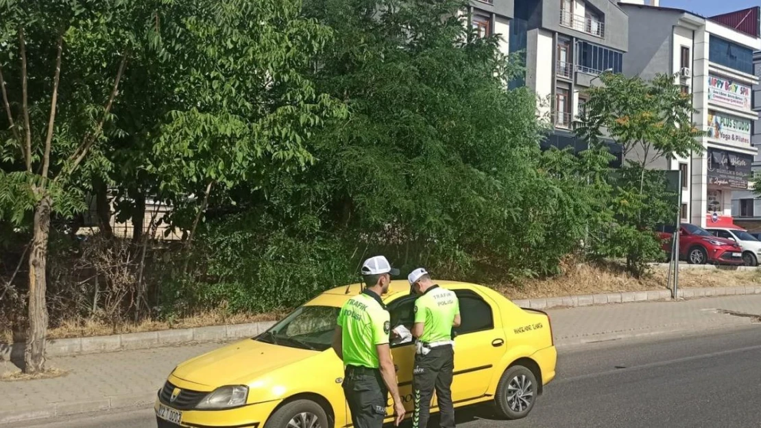 Bingöl'de trafik denetimleri sürüyor