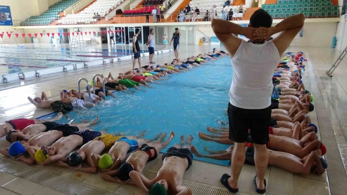 Bingöl'de yüzme bilmeyen kalmayacak