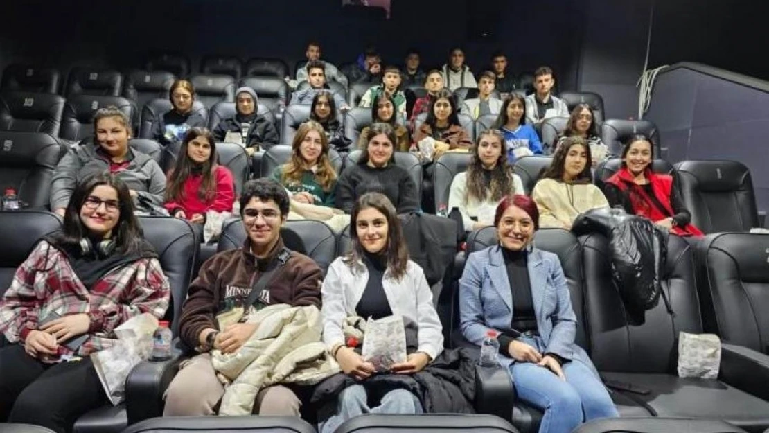 Bingöl emniyetinden öğrencilere sinema etkinliği