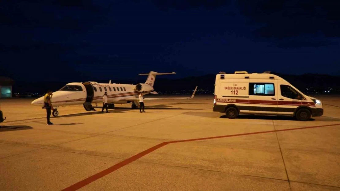 Bir günlük bebek için ambulans uçak havalandı