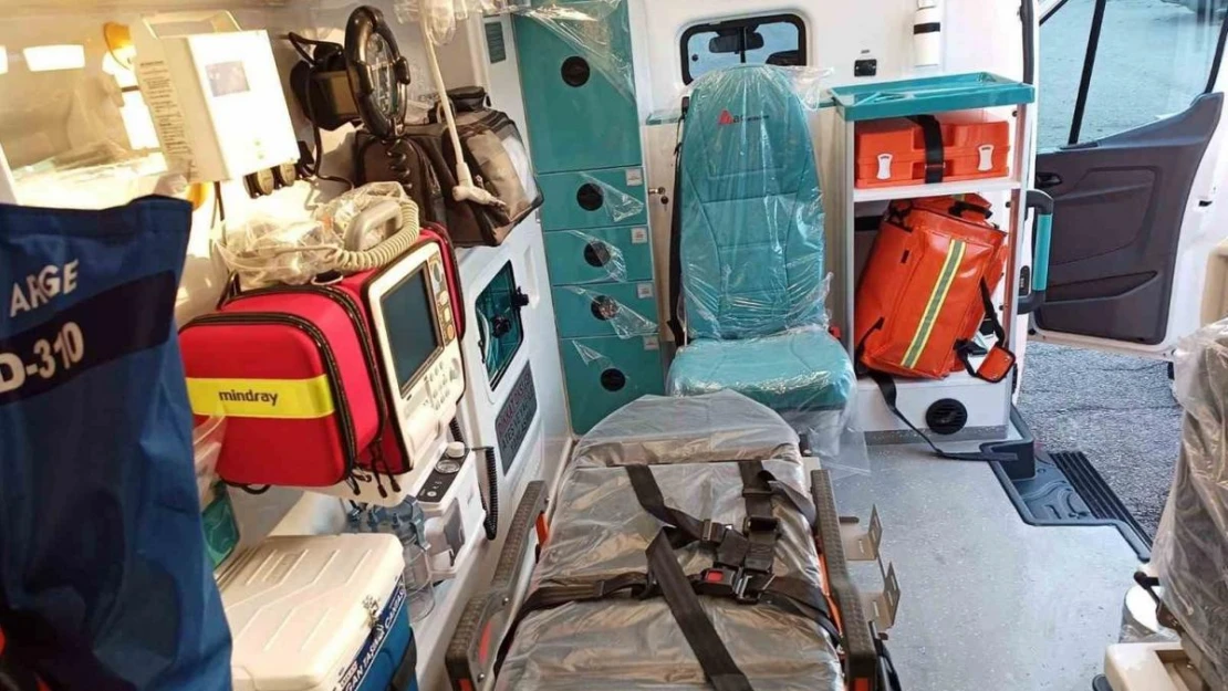 Bitlis İl Sağlık Müdürlüğü bünyesine 2 ambulans daha tahsis edildi