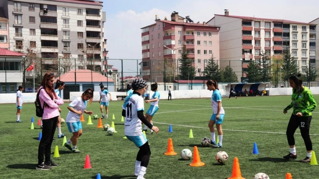 Bitlis Kadın Futbol Takımı'nın hedefi Süper Lig